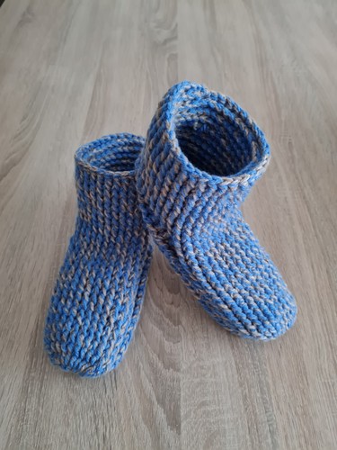 Gr. 39 Hausschuhe Hüttenschuhe Puschen Haussocken Handarbeit - Bild 1 von 3