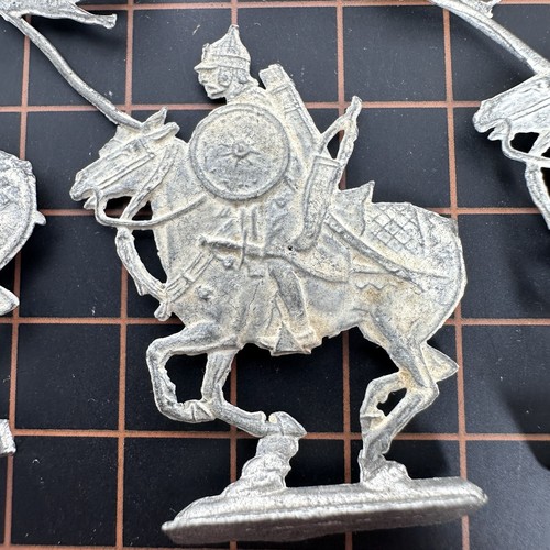 Berliner Zinnfiguren Tin Flats Mounted Cavalry Huns On Horseback Toy Soldiers - Picture 2 of 9