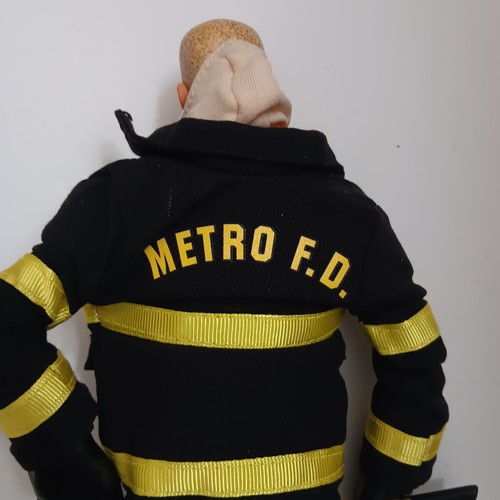 Figurina GI Joe pompiere ricerca e soccorso 12" Hasbro - Foto 12 di 15