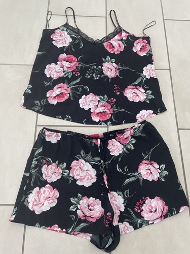 PEACOCKS. SIZE 18/20. BLACK FLORAL, SATIN LOOK, SLEEP SHORTS SET.