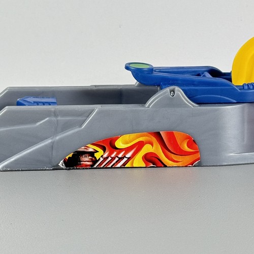 Hot Wheels TRICK TRACKS Colossal Stunt World Replacement Launcher Set - Picture 3 of 5