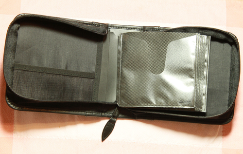 Vintage Case Logic 32 CD Soft Case Holder Faux Leather Wallet CD 💿 Or DVD 📀 - Picture 4 of 8
