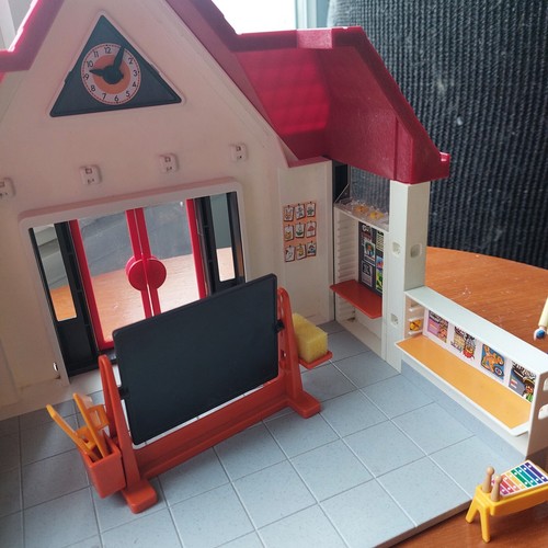 Playmobil 6865 City Life: Ecole avec salle de classe/ Complet (Boîte abimée) - Photo 5/8