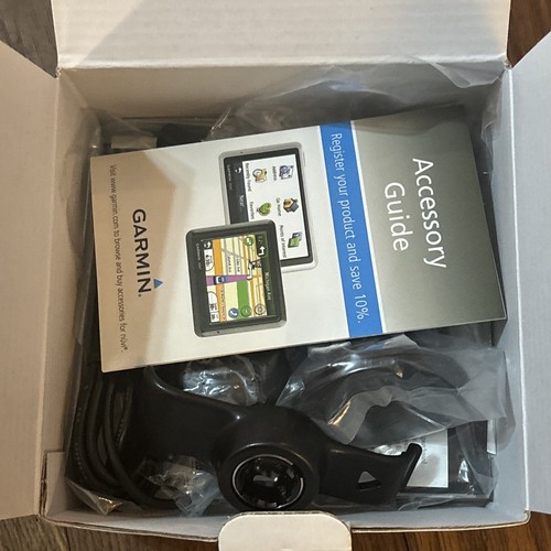 Garmin Nuvi 1300 LM - Complete With Original Box And Accessories - Picture 2 of 9