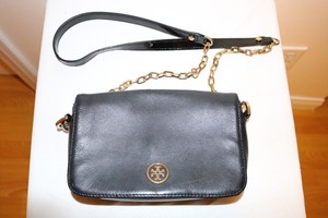 Tory Burch Black And Gold Robinson Fold Over Crossbody Pre Owned Image Is Loading Tory Burch Black And Gold Robinson Fold Over