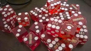 15-Wholesale-LAS-VEGAS-AUTHENTIC-CRAPS-DICE-TABLE-USED-HOTEL-amp-CASINO-BUNDLE-LOT