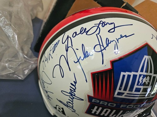 PRO FOOTBALL HALL OF FAME Full Size Signed Auto Helmet - JSA LOA - 17 Signatures - Picture 5 of 15