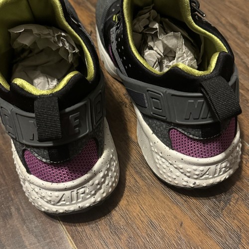 Nike Air Huarache Utility Prm Med Berry/Gris Zapatos Atléticos 806979 500 Talla 10.5 - Imagen 12 de 15