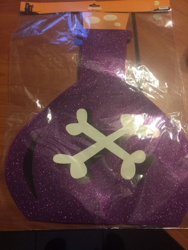 NEW 2 PACK PINK SKULL GLITTER CUT-OUTS CUTOUT HALLOWEEN DECORATION - Picture 2 of 3