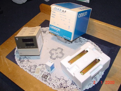 Omron E5AX-A-F, Temperature Controller, Multi-Range, 100/240VAC, 50/60Hz, NEW!