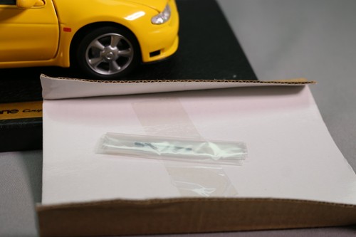 LE612 ANSON Voiture 1/18 1:18 Renault maxi megane coupe jaune - Photo 6/8
