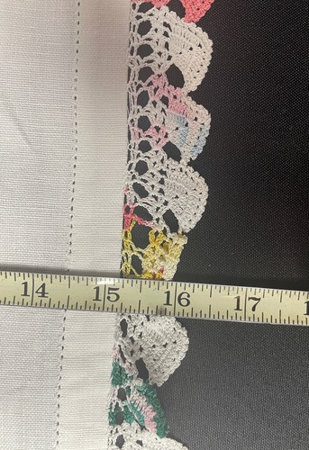 Vintage Kommode Schal bestickt Blumen Häkelspitze Rand 40 x 16 - Bild 18 von 21