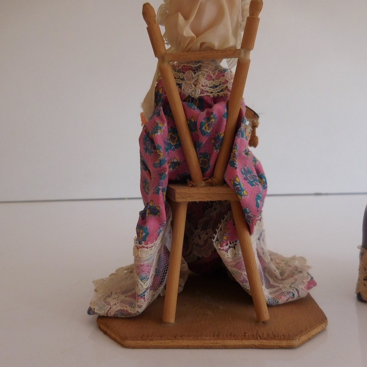 Lot De 2 Poupées Collection Folkloriques Traditionnelles Fait Main - Celluloïd 21 Cm