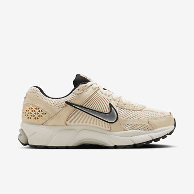中古 NIKE ZOOM FS Nike W Zoom Vomero 5 [FN6742-001] Women Casual Shoes Light