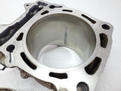Yamaha YZ450F 2018 Damaged Cylinder Barrel YZ 450 F 18-20 WR 45- F 19-20 #858 - Picture 3 of 5