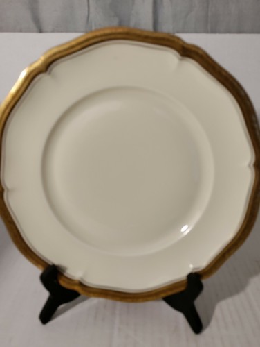 Rosenthal Germany Cream Chippendale Dinner Plate 9 3/4 Scalloped Gold Band - Picture 3 of 10