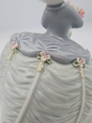 VINTAGE Lladro Petite Maiden Porcelain Figurine RETIRED #5383 SPAIN 4.75"H - Picture 5 of 13