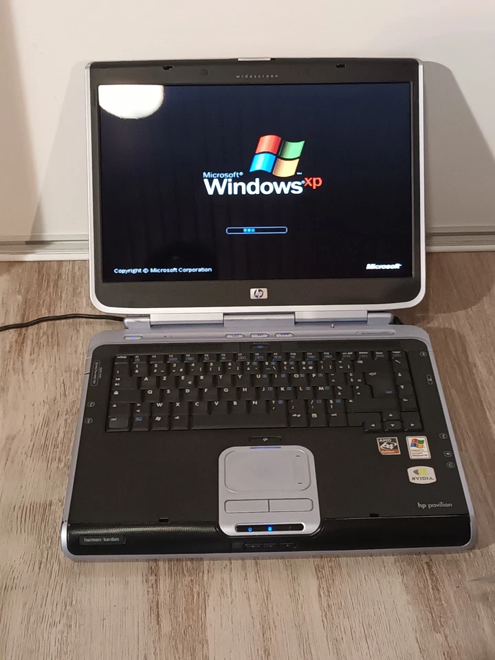 Windows XP -HP Pavilion ZV5000 - Athlon 64 2GHz 512Mo DDR 80Go GeForce 4 WiFi-TB - Photo 4/4