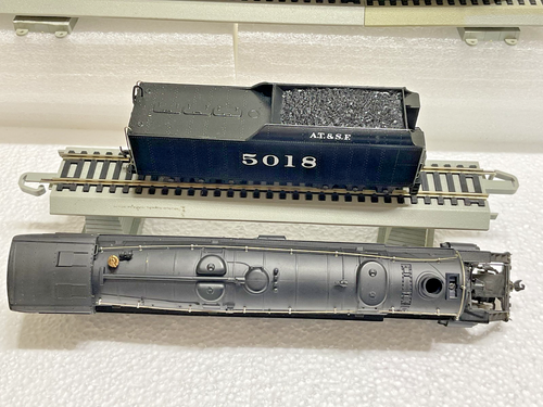 Rivarossi HO 2-8-8-2 Mallet AT.&SF Gelenkdampflok 5 Personenwagen - Bild 10 von 23