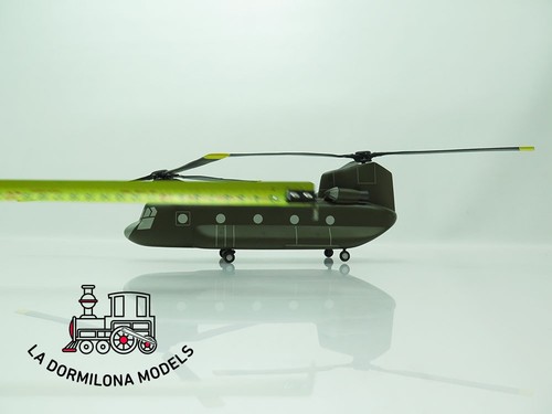 D901 CH-47 Chinook Resin / Wood Helicopter Desk Model - Bild 21 von 22
