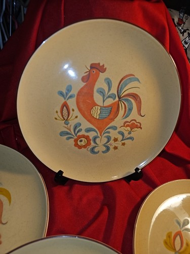 Vtg Taylor, Smith & Taylor Reveille Red Trim Rooster 4 Dinner Plates   - Picture 12 of 17
