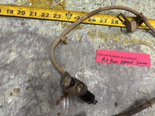 03-06 OUTLANDER Right Passengers Side Rear Speed Sensor - Picture 3 of 18