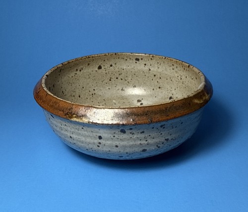 Art Pottery Deep Bowl Gray with Brown Ceramic Stoneware Made In Japan - Picture 2 of 16