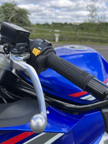 Suzuki GSX650F - 2008 - Blue and White - Picture 8 of 17