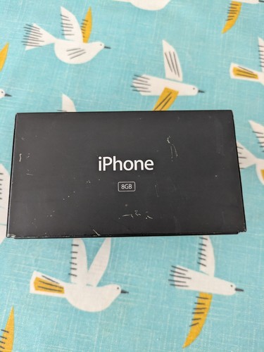Apple iPhone 2g 8GB 1st Generation Box with Manuals and Inserts No Phone - Picture 3 of 6