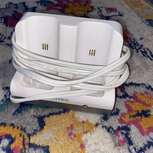Nyko 87000-A50 Nintendo Wii Remote Charging Docking Station - Picture 3 of 3
