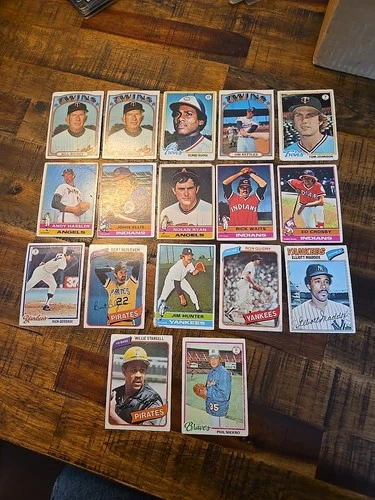 Vintage Baseball 17 Card Lot - HOF Players & Commons - Poor Condition Nolan Ryan