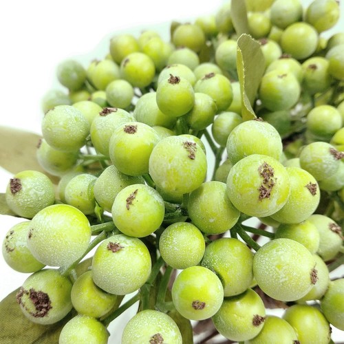 Pack of 6 Green Artificial Berry Stems Christmas Picks Wreath Ornament(Green) - Bild 4 von 6