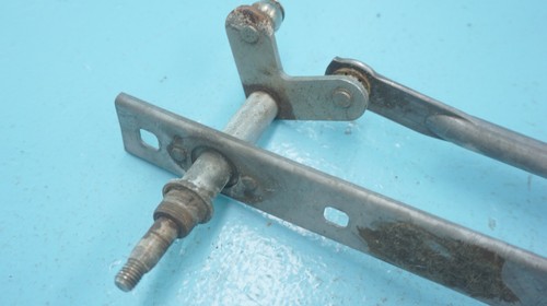 MERCEDES--BENZ W113 230SL 250SL , WINDSHIELD WIPER LINKAGE Has Damage - Picture 8 of 13