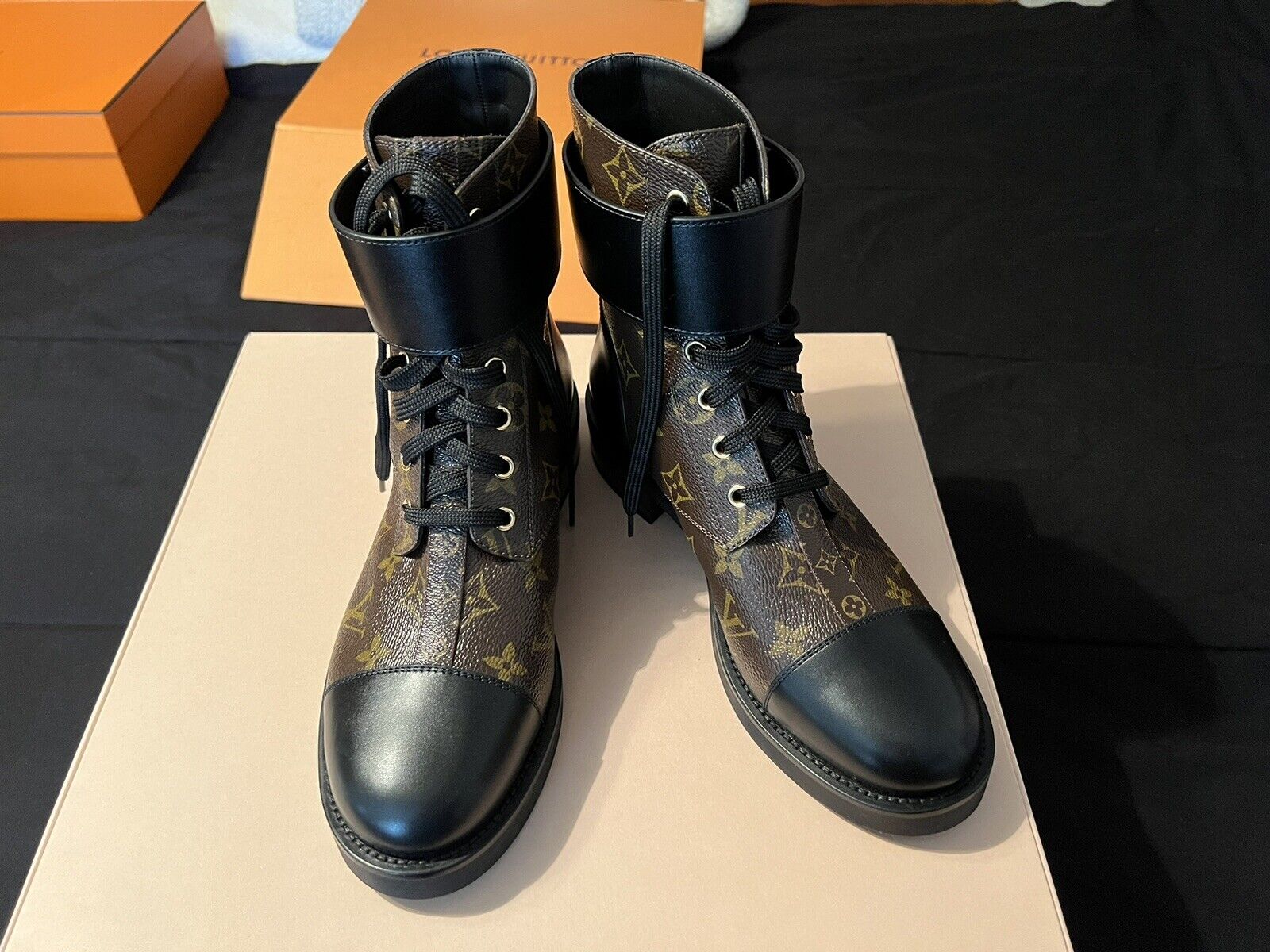 *New* Louis Vuitton Wonderland Flat Ranger Boot