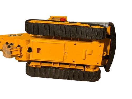 Vintage New Bright Caterpillar 225 Remote Control Excavator No Controller RC - Picture 8 of 9