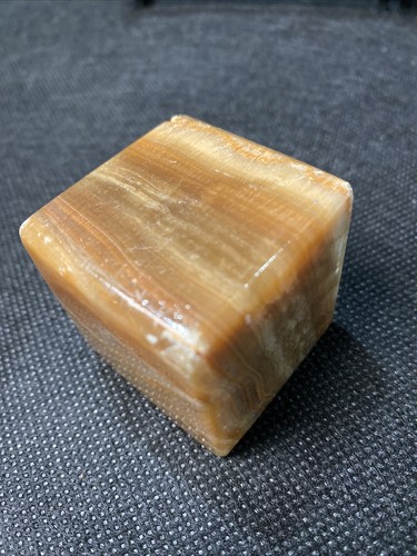 Polished Honey Calcite Cube – Banded Onyx Style Decorative Stone 1.5” Cube - Imagen 5 de 12