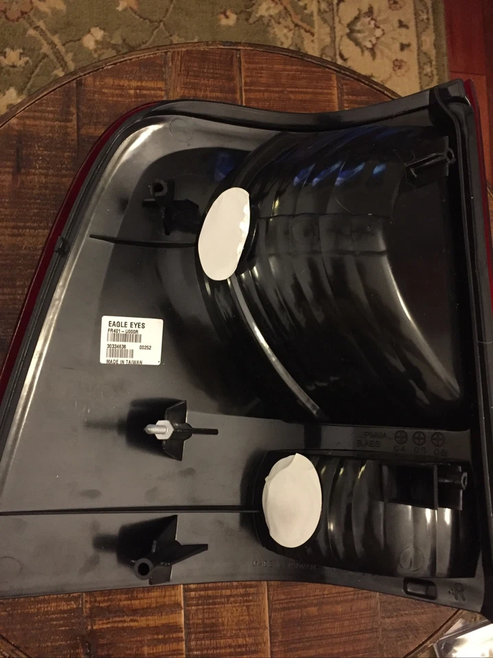 Bonita luz trasera lateral derecha pasajero Ford Explorer 2002-2005 Foto 2 de 3