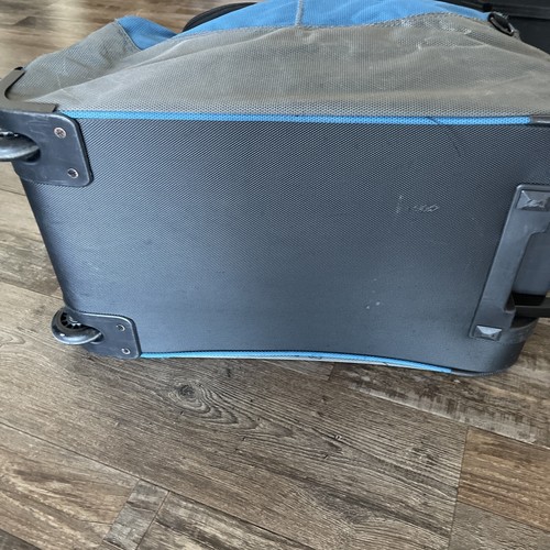 Matching FŪL Split Level 27” Rolling Duffle Bag W/ 21” Rolling Duffle Set - Picture 10 of 13
