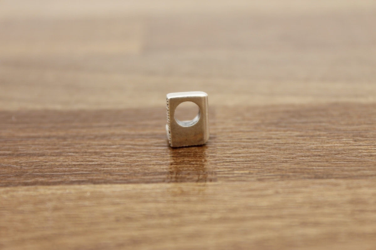 Pandora letter shop l