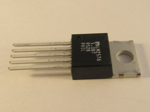 LM2576BT5.0 MICREL Simple Switcher 3A 5V Step-Down Voltage Regulator - Picture 2 of 3