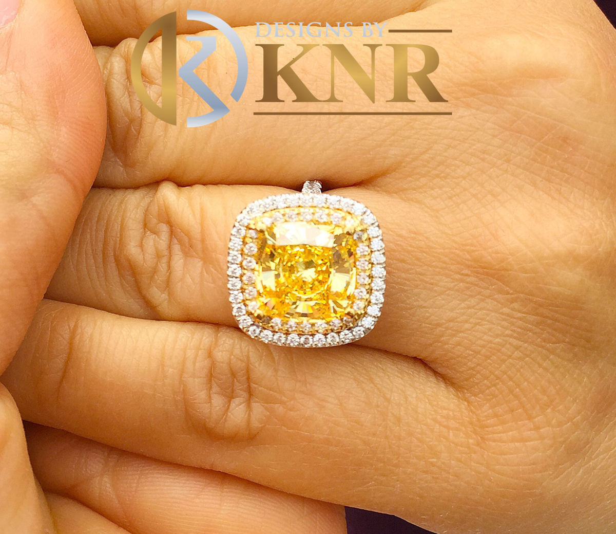 14k White Gold Citrine Cushion and Diamond Ring 14k White Gold Citrine Cushion and Diamond Ring