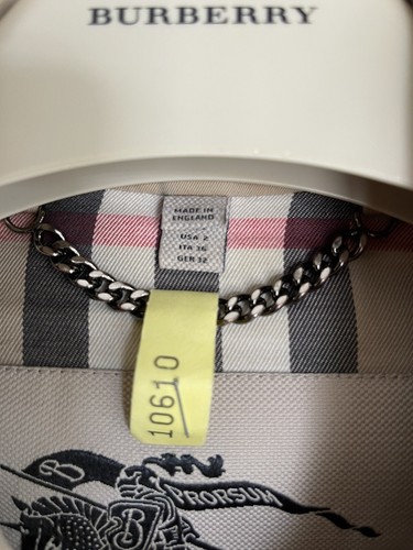 Authentic Women’s Burberry Trench - Chelsea Style | Honey Colour | UK 4 or USA 2 - Picture 3 of 18