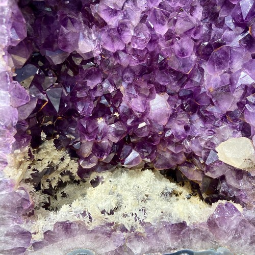 61.9LB Natural Amethyst Geode Quartz Crystal Cluster Cathedral Energy healing - 第 4/21 張圖片
