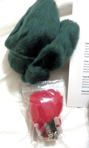 Felting Poinsettia Kit wool fiber for Christmas (see description for details) - Picture 2 of 6