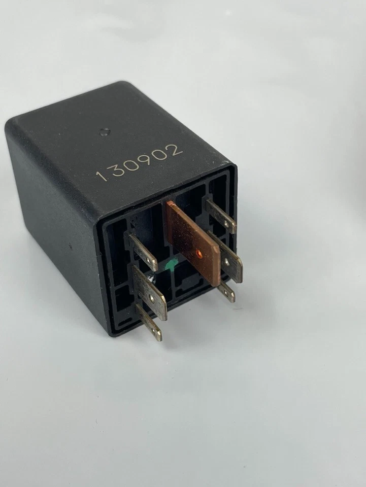 Relé de bujía incandescente diésel R6057 Intermotor Bosch 12V OE 0281003013 para 00-06 Beetle Foto 3 de 4