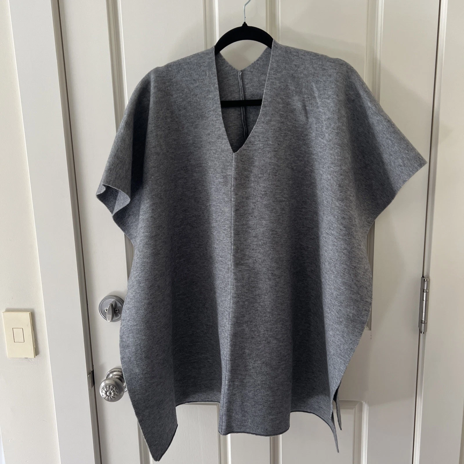 mare mare x anthropologie Knit Poncho NWOT
Opens in a new window or tab