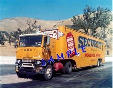 8x10 color semi-truck photo - GMC SECURITY VAN LINES - Grapevine brake check