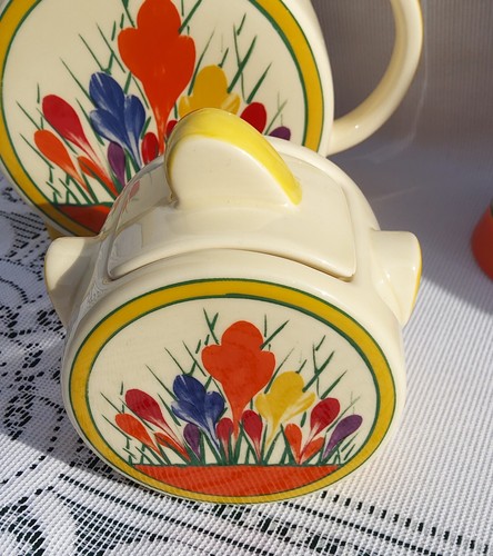 Collectable Newport Clarice Cliff Crocus Tea Pot Lidded Sugar Bowl Sifter - Picture 3 of 11