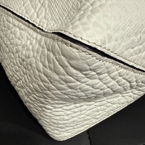 Bolso de Mano Burberry Heritage Grano Cuadros Repujado Mediano Dewsbury Gris Pálido - Imagen 10 de 21