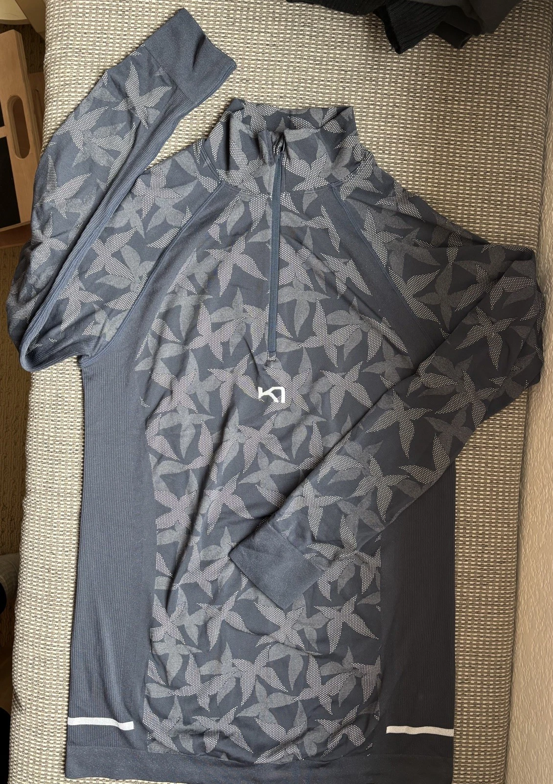 Kari Traa Women's LARGE Blue and Gray Butterfly Long-Sleeve Base Layer Top